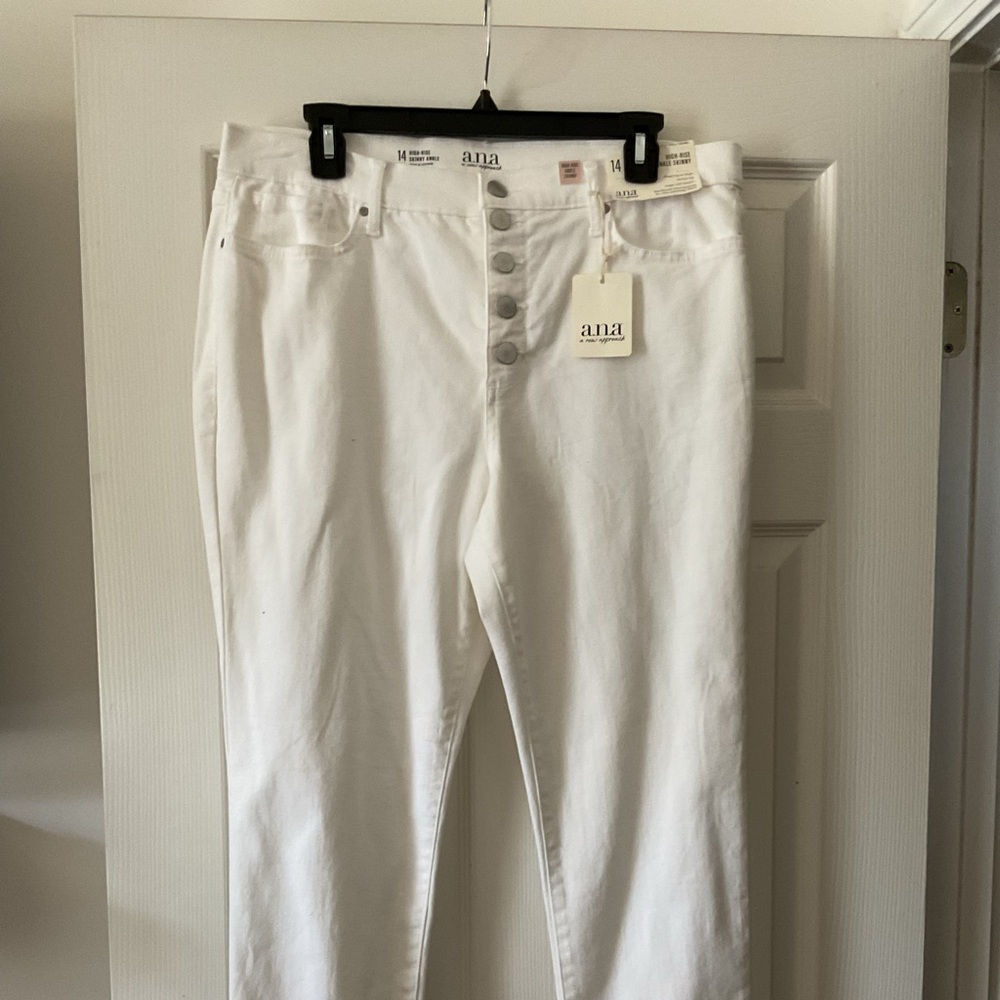 a.n.a White Ankle Cropped Jeans